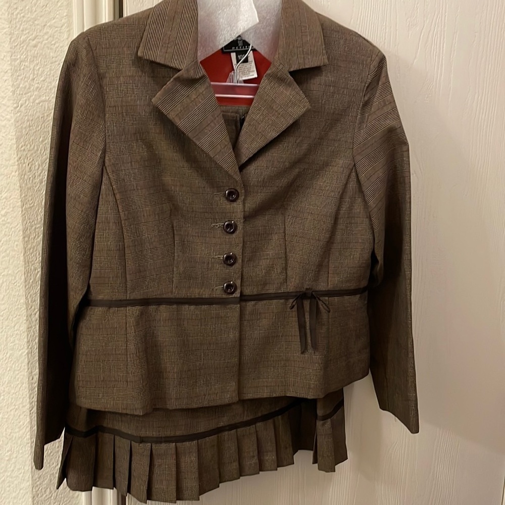 Women suit